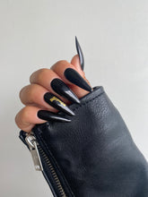 Load image into Gallery viewer, Guns & Roses