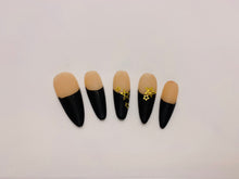 Load image into Gallery viewer, Bruja